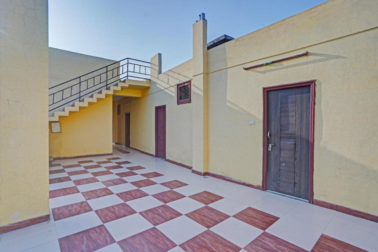 Oyo 87701 Lucky Farm Hotel Shahpur  Luaran gambar