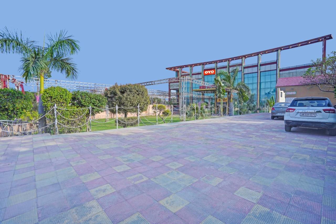 Oyo 87701 Lucky Farm Hotel Shahpur  Luaran gambar