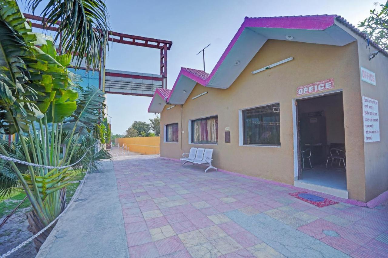 Oyo 87701 Lucky Farm Hotel Shahpur  Luaran gambar