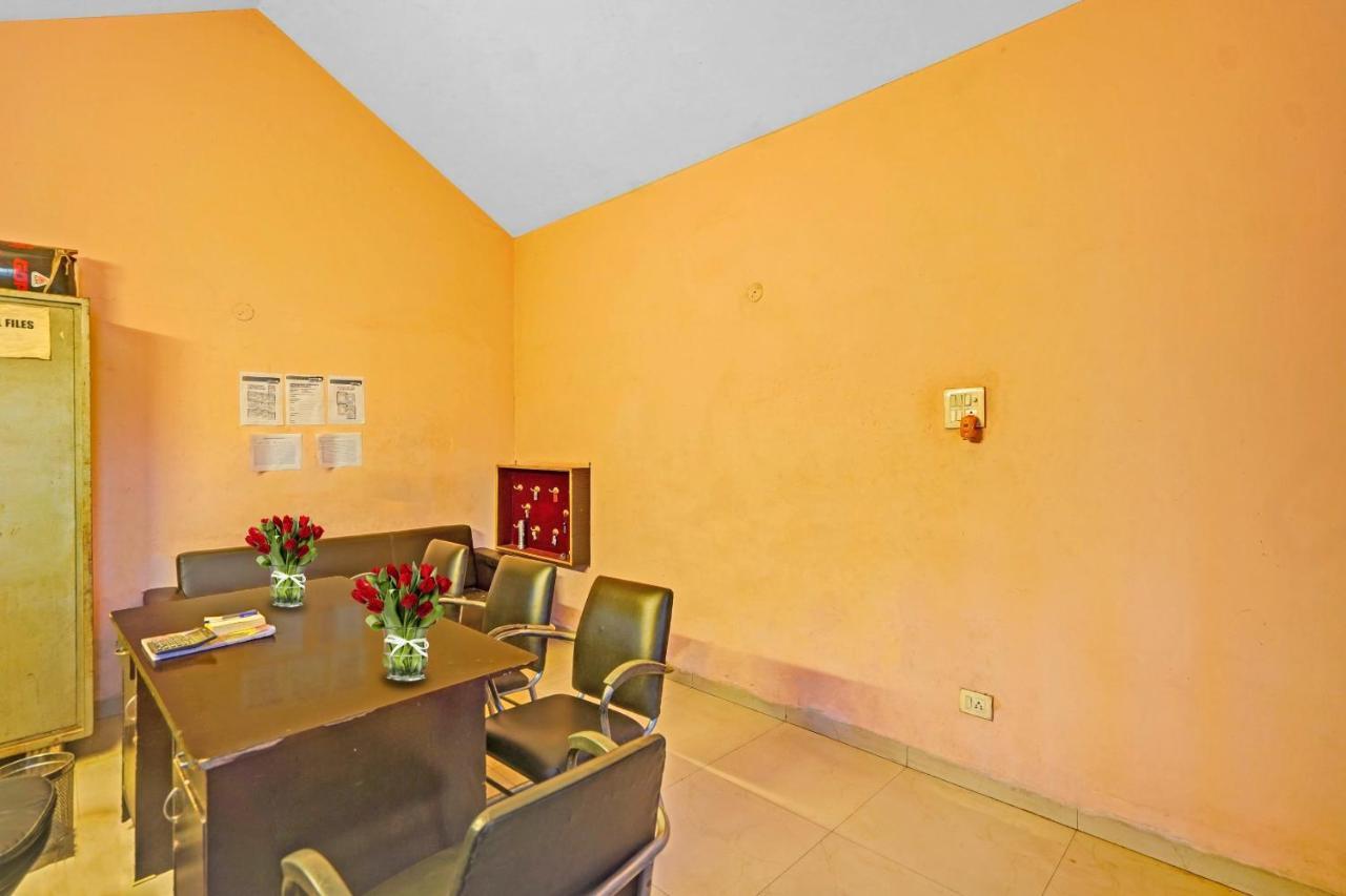 Oyo 87701 Lucky Farm Hotel Shahpur  Luaran gambar